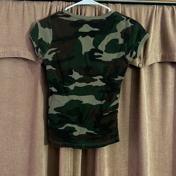 Short sleeve camouflage top - Picture 3 of 3